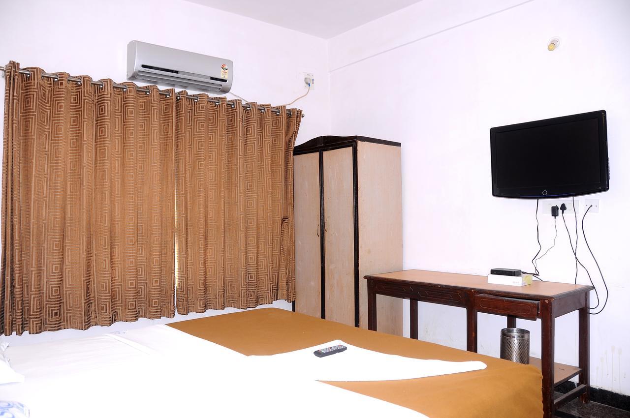 Srs Regency Hotel Anantapur Habitación foto